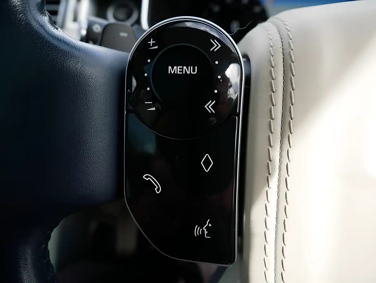 Used 2019 Land Rover Range Rover Vogue Byron Blue - Interior and Exterior details 20