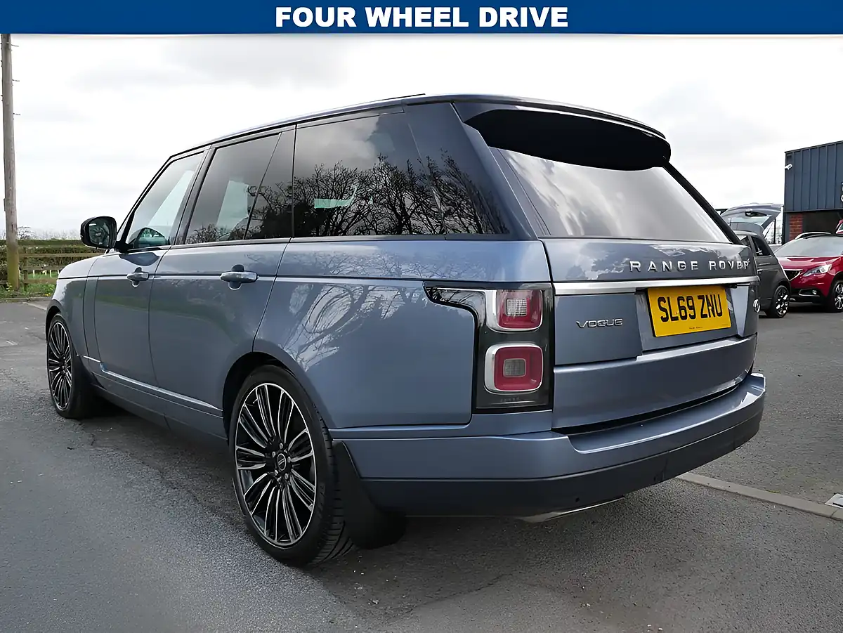 Used 2019 Land Rover Range Rover Vogue Byron Blue - Interior and Exterior details 3