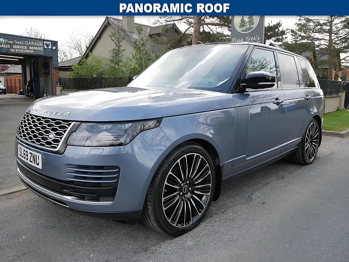 Used 2019 Land Rover Range Rover Vogue Byron Blue - Interior and Exterior details 4