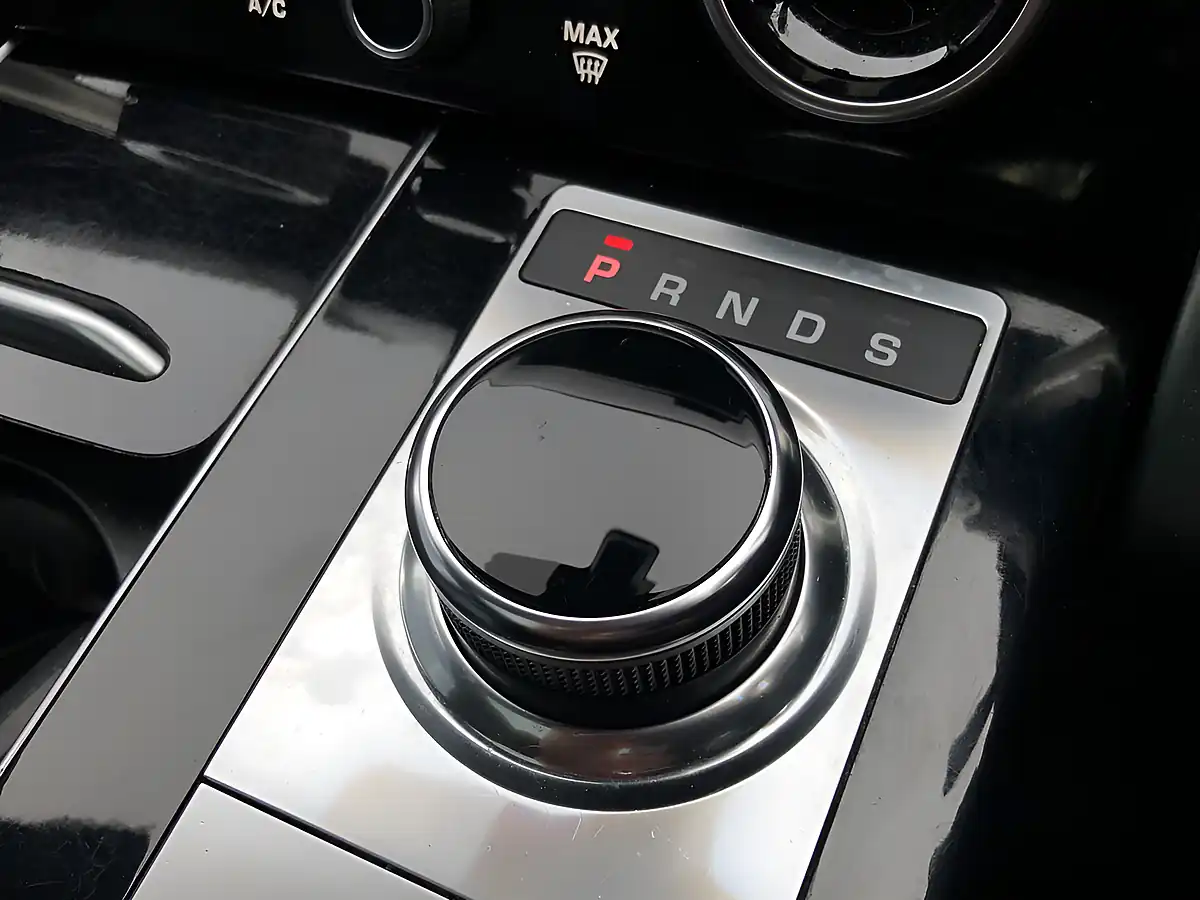 Used 2019 Land Rover Range Rover Vogue Grey - Interior and Exterior details 11