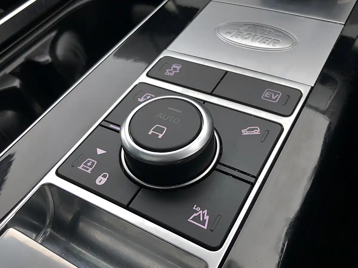 Used 2019 Land Rover Range Rover Vogue Grey - Interior and Exterior details 12