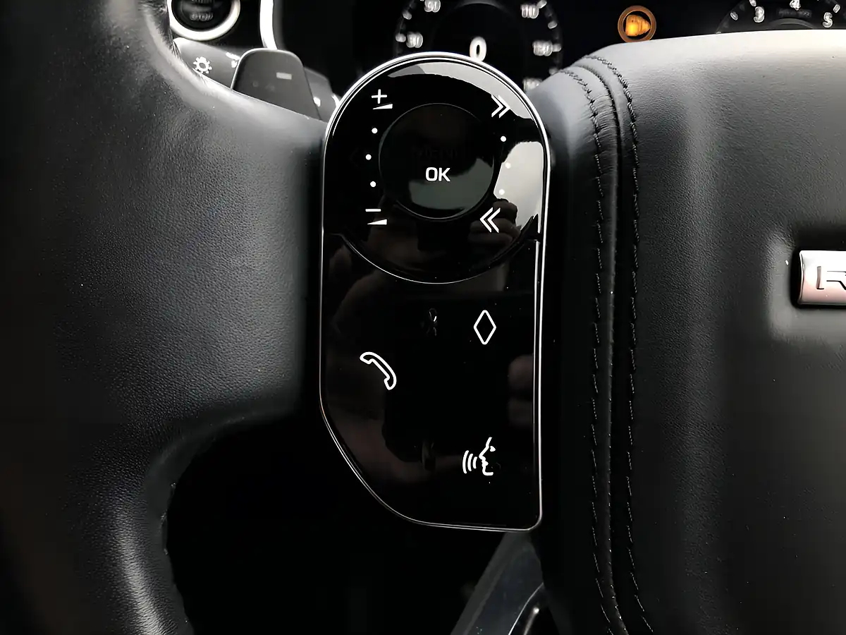Used 2019 Land Rover Range Rover Vogue Grey - Interior and Exterior details 8