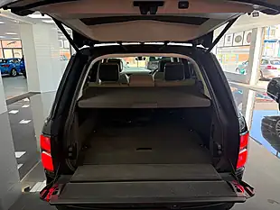 Used 2019 Land Rover Range Rover Vogue - Interior and Exterior details 10