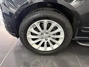 Used 2019 Land Rover Range Rover Vogue - Interior and Exterior details 13