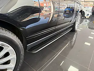 Used 2019 Land Rover Range Rover Vogue - Interior and Exterior details 4