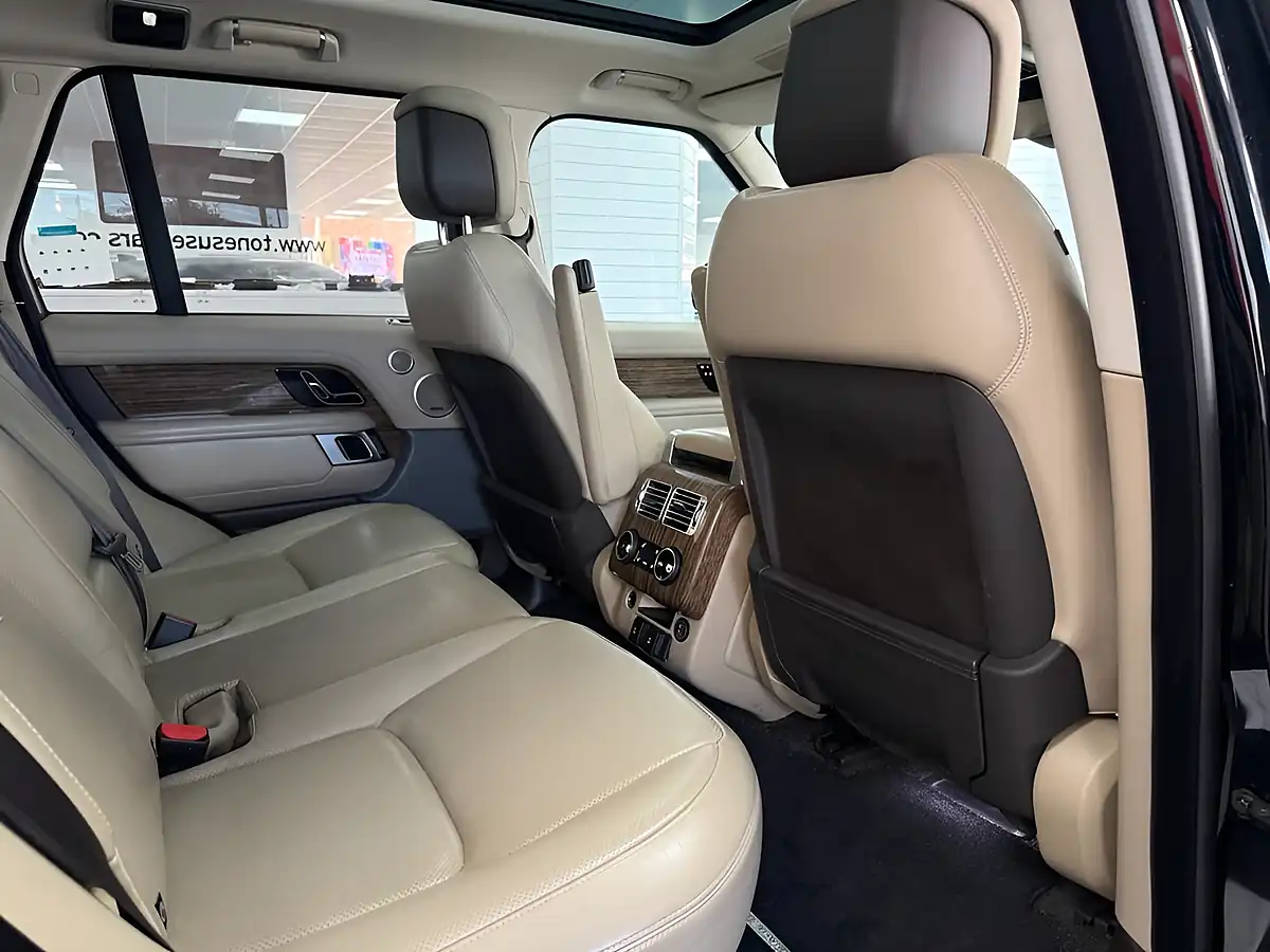 Used 2019 Land Rover Range Rover Vogue - Interior and Exterior details 5
