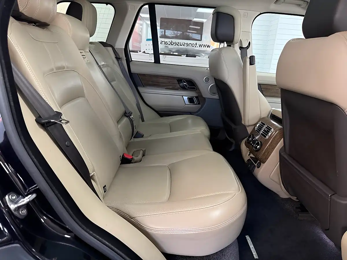 Used 2019 Land Rover Range Rover Vogue - Interior and Exterior details 6