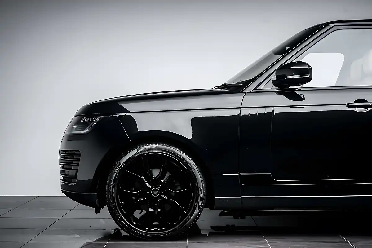 Used 2019 Land Rover Range Rover Vogue Santorini Black - Interior and Exterior details 12