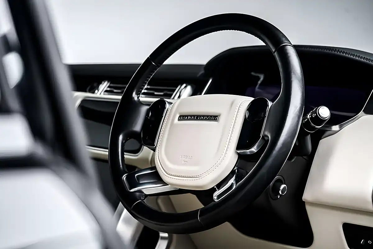 Used 2019 Land Rover Range Rover Vogue Santorini Black - Interior and Exterior details 16