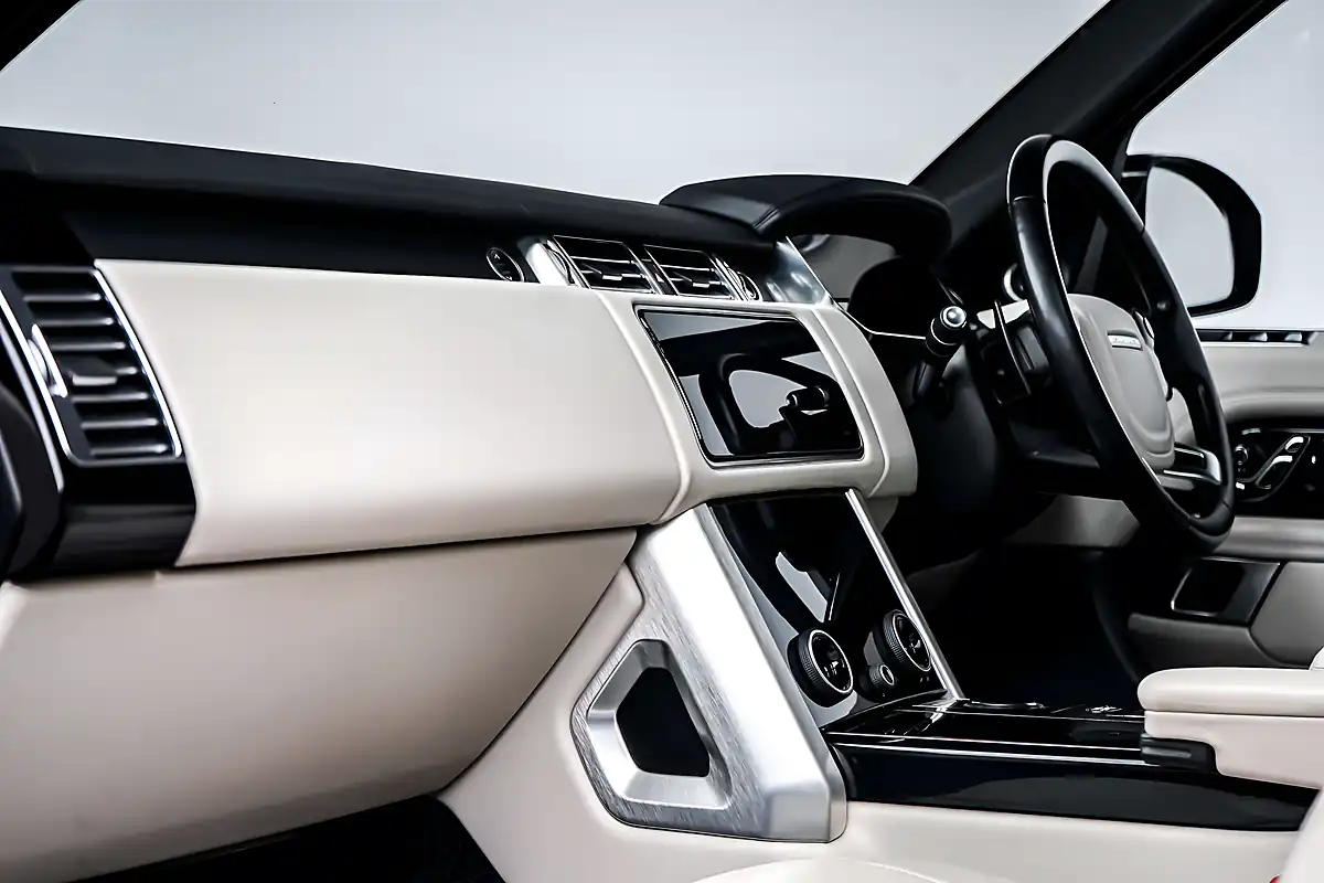 Used 2019 Land Rover Range Rover Vogue Santorini Black - Interior and Exterior details 17