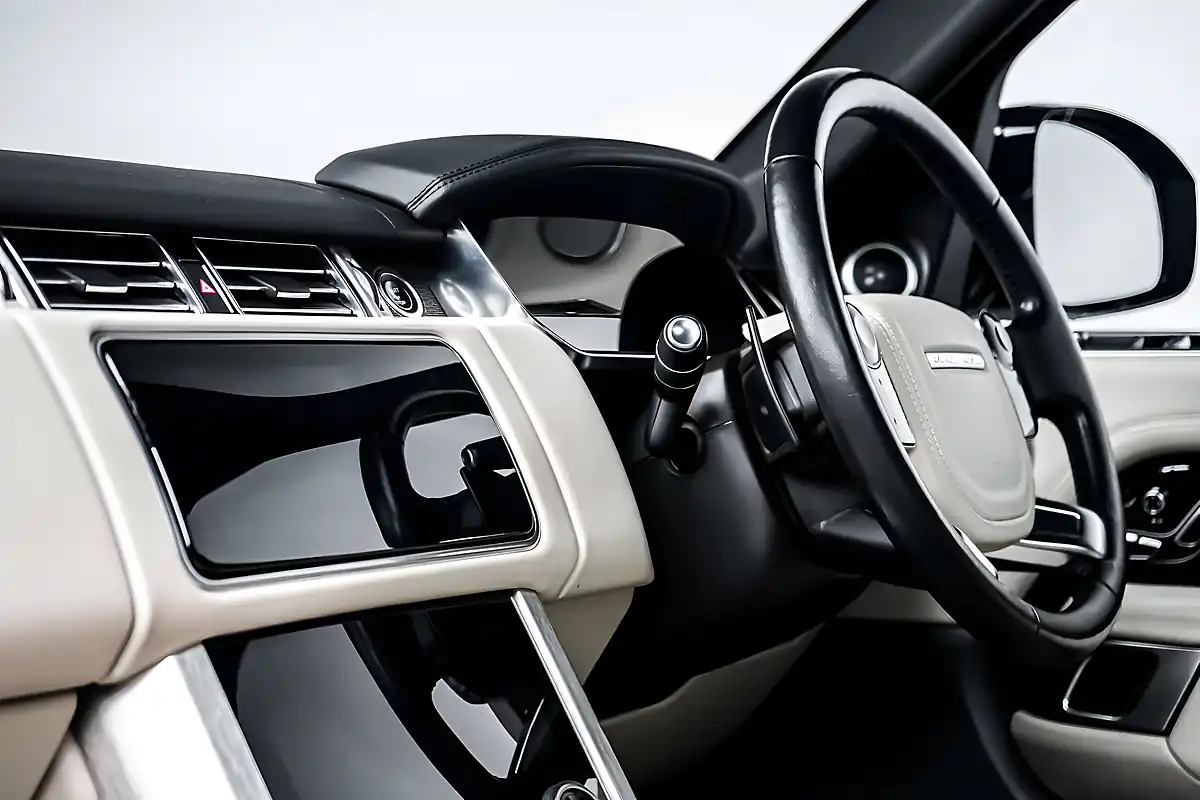 Used 2019 Land Rover Range Rover Vogue Santorini Black - Interior and Exterior details 18