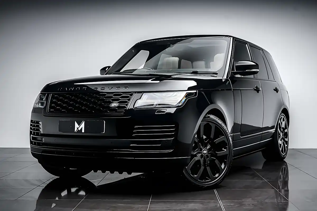 Used 2019 Land Rover Range Rover Vogue Santorini Black - Interior and Exterior details 5