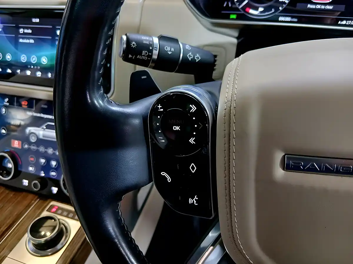 Used 2019 Land Rover Range Rover Vogue Se Blue - Interior and Exterior details 12