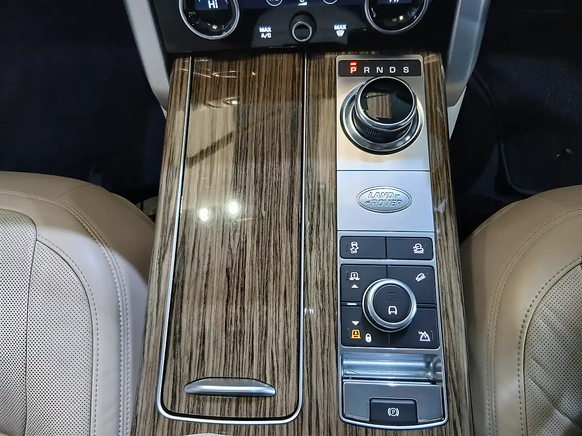 Used 2019 Land Rover Range Rover Vogue Se Blue - Interior and Exterior details 16