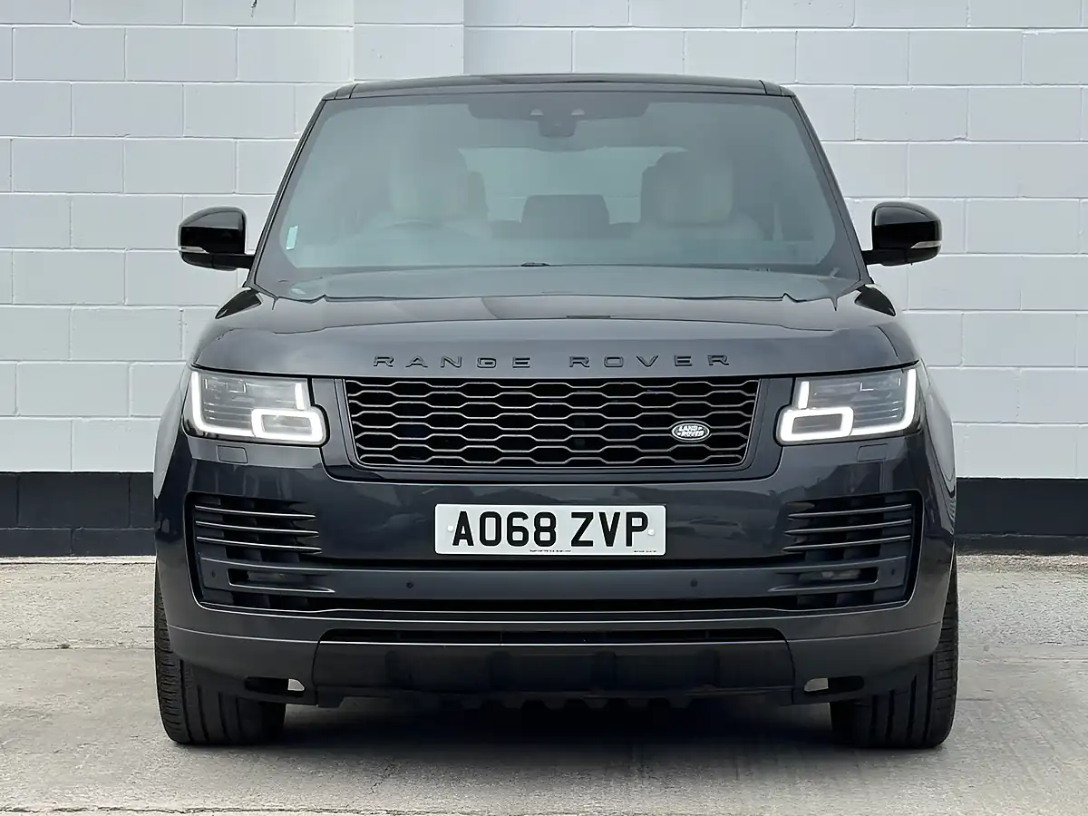 Used 2019 Land Rover Range Rover Vogue Se Carpathian Grey - Interior and Exterior details 10