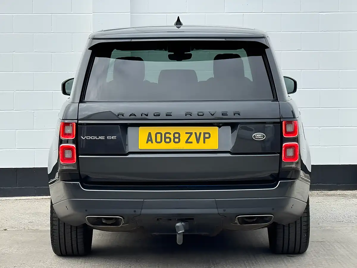 Used 2019 Land Rover Range Rover Vogue Se Carpathian Grey - Interior and Exterior details 12