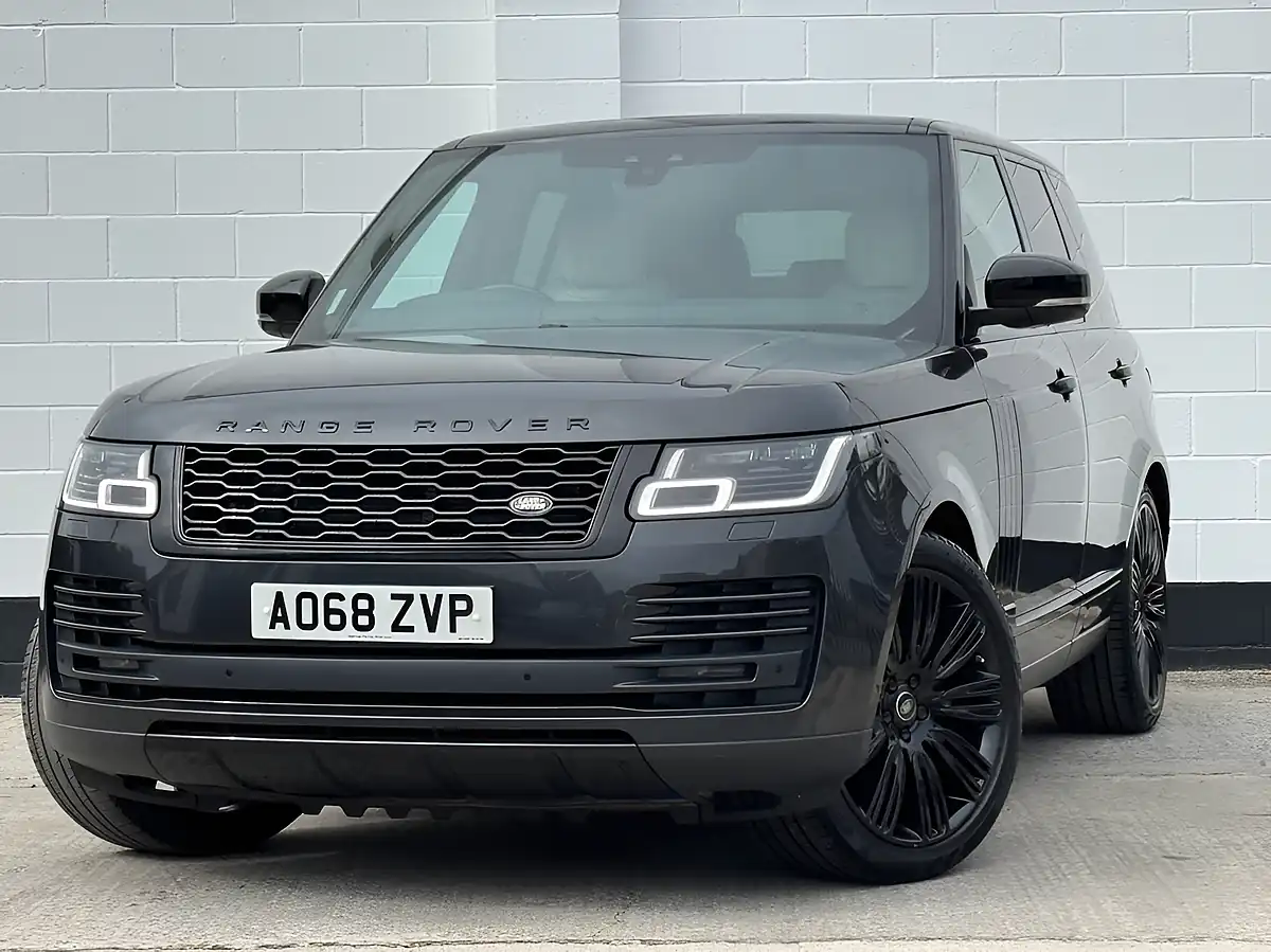 Used 2019 Land Rover Range Rover Vogue Se Carpathian Grey - Interior and Exterior details 13