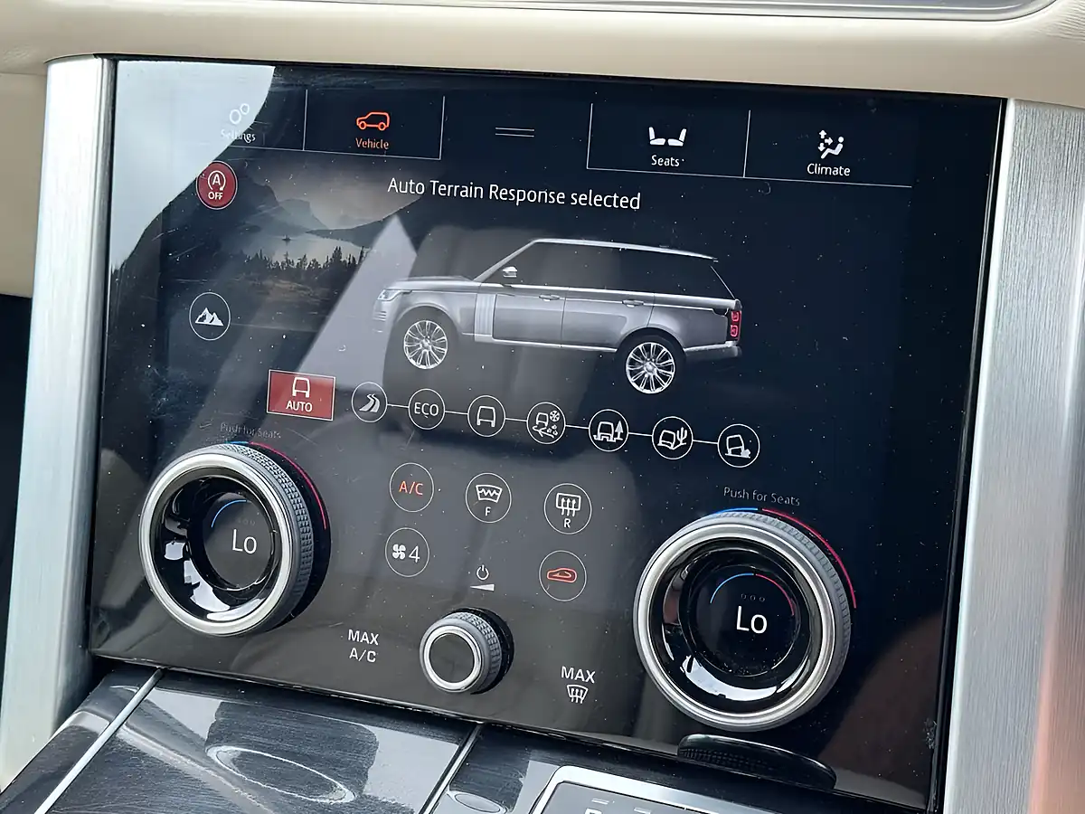 Used 2019 Land Rover Range Rover Vogue Se Carpathian Grey - Interior and Exterior details 16