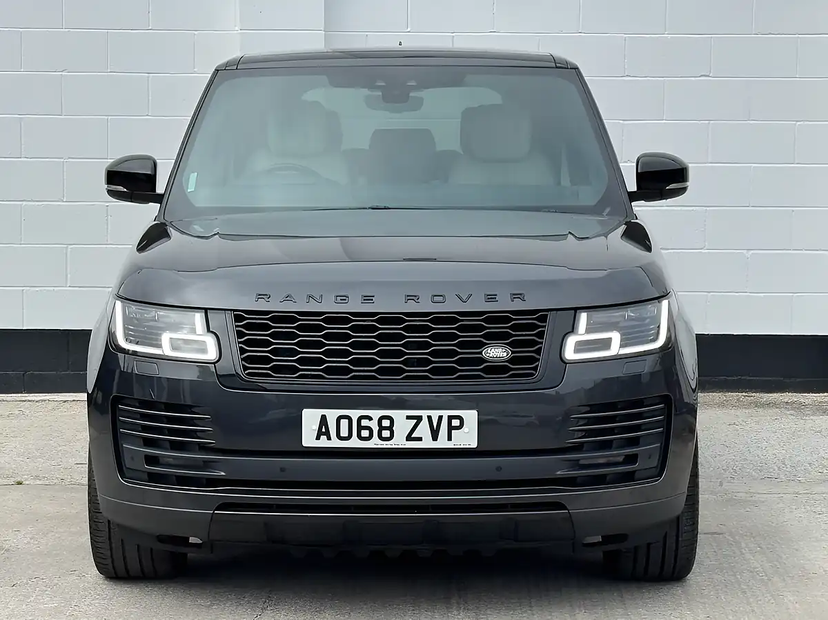 Used 2019 Land Rover Range Rover Vogue Se Carpathian Grey - Interior and Exterior details 6