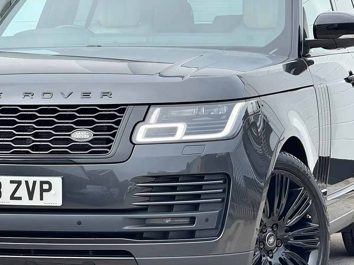 Used 2019 Land Rover Range Rover Vogue Se Carpathian Grey - Interior and Exterior details 8
