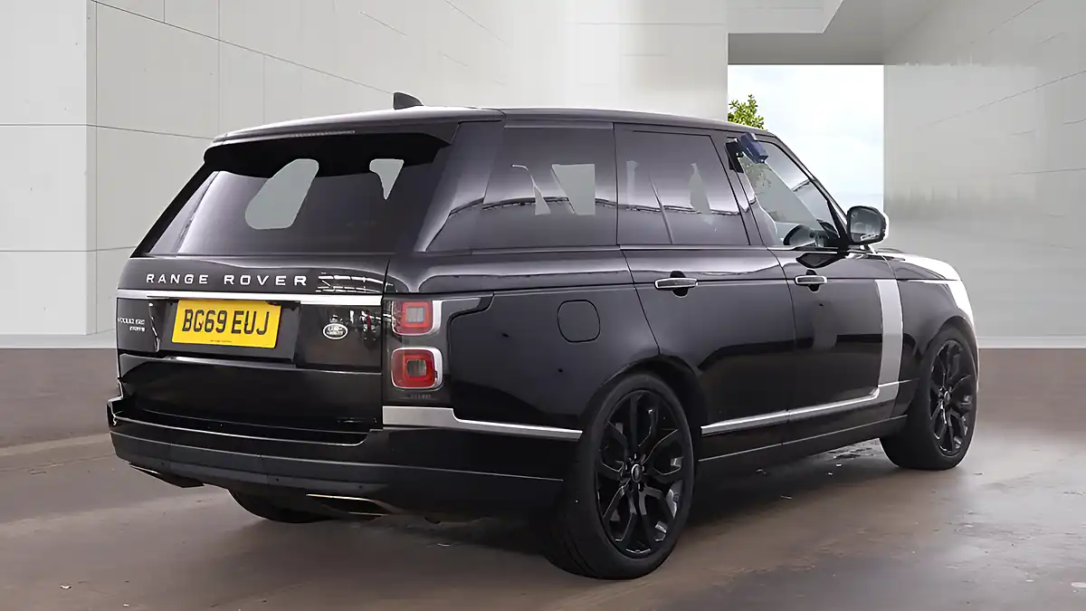 Used 2019 Land Rover Range Rover Vogue Se Santorini Black - Interior and Exterior details 12
