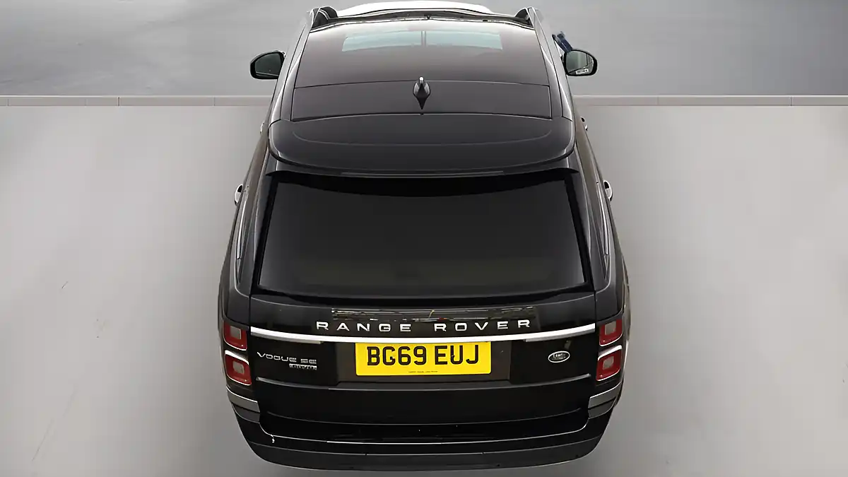 Used 2019 Land Rover Range Rover Vogue Se Santorini Black - Interior and Exterior details 15