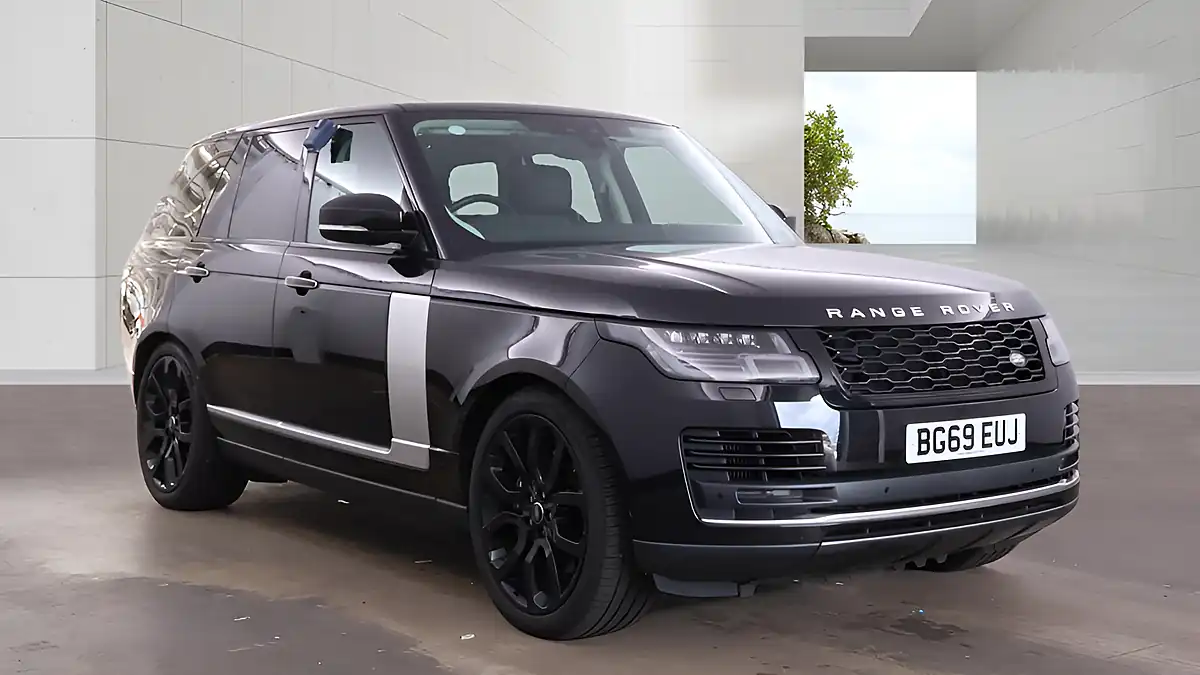 Used 2019 Land Rover Range Rover Vogue Se Santorini Black - Interior and Exterior details 9