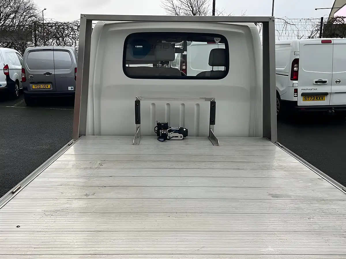 Used 2019 Ldv V80 Chassis Cab White - Interior and Exterior details 3