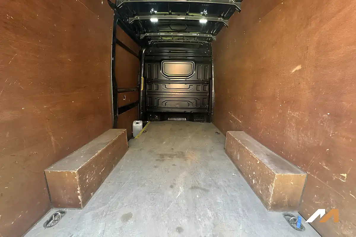 Used 2019 Man Tge Panel Van Standard Medium Roof Grey - Interior and Exterior details 12