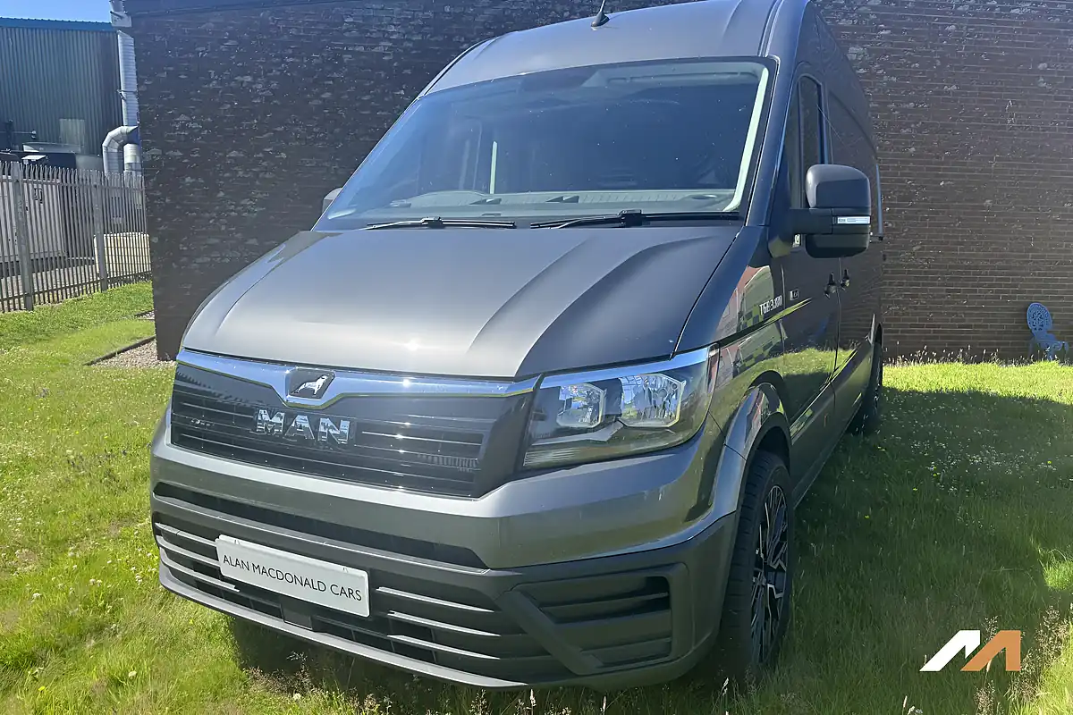 Used 2019 Man Tge Panel Van Standard Medium Roof Grey - Interior and Exterior details 3