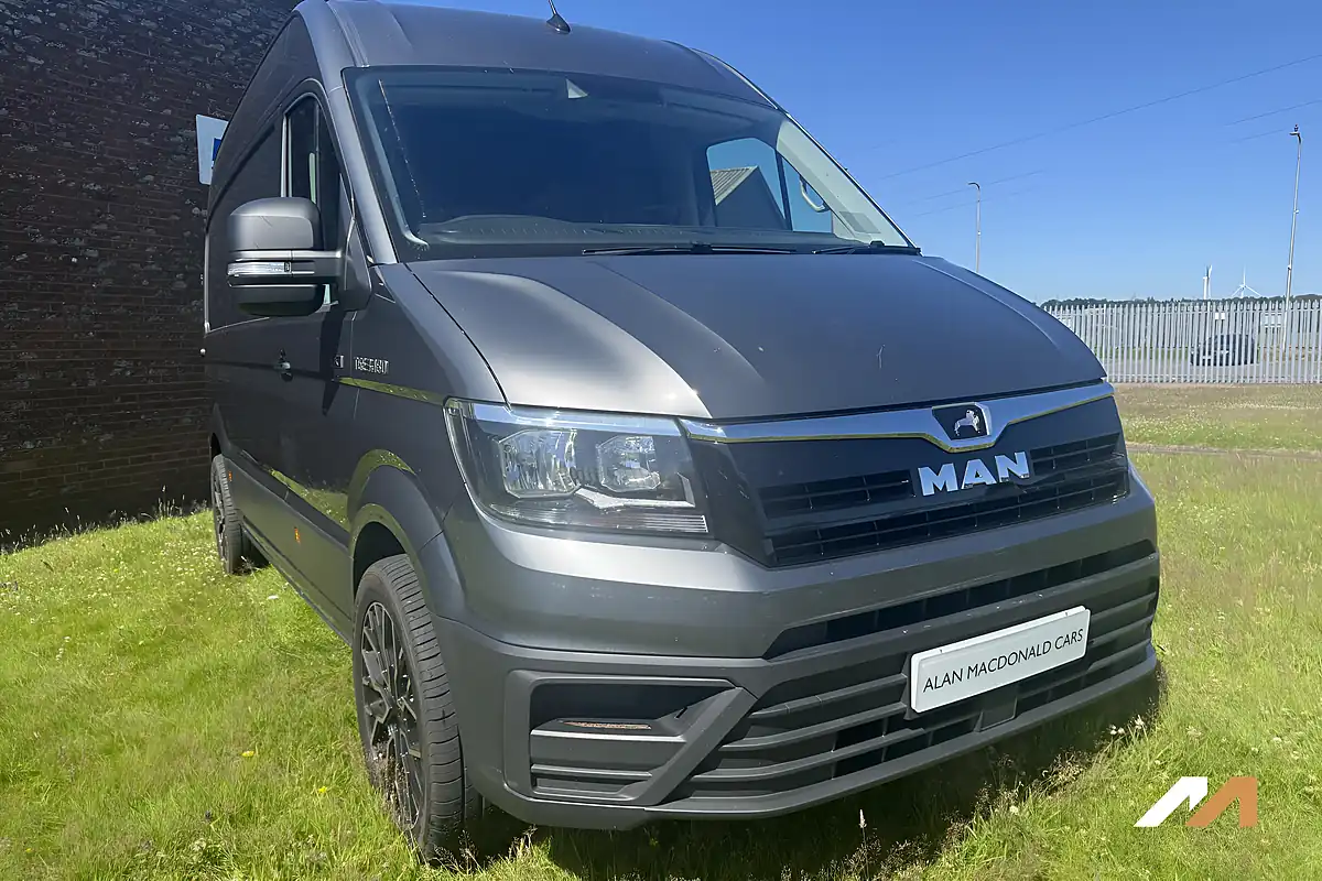 Used 2019 Man Tge Panel Van Standard Medium Roof Grey - Interior and Exterior details 4