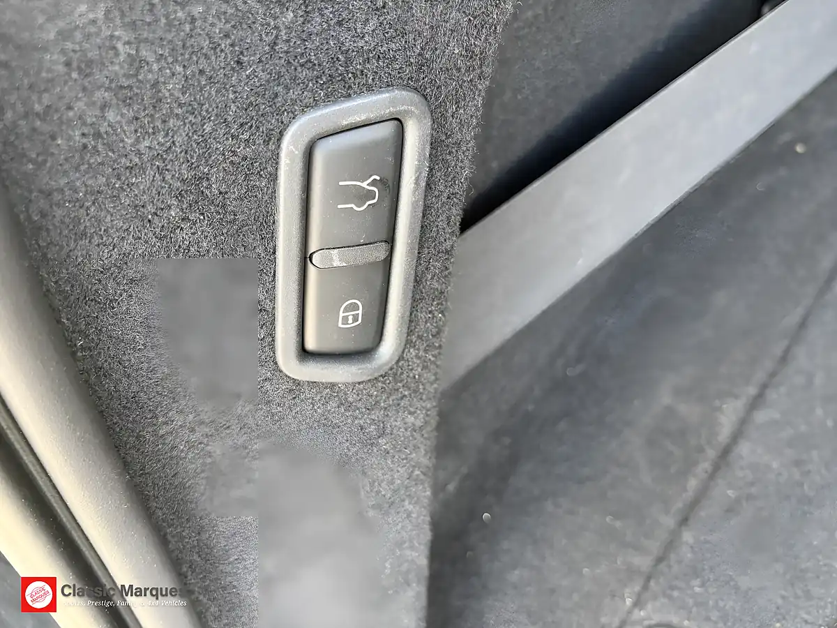 Used 2019 Maserati Levante Granlusso Black - Interior and Exterior details 13