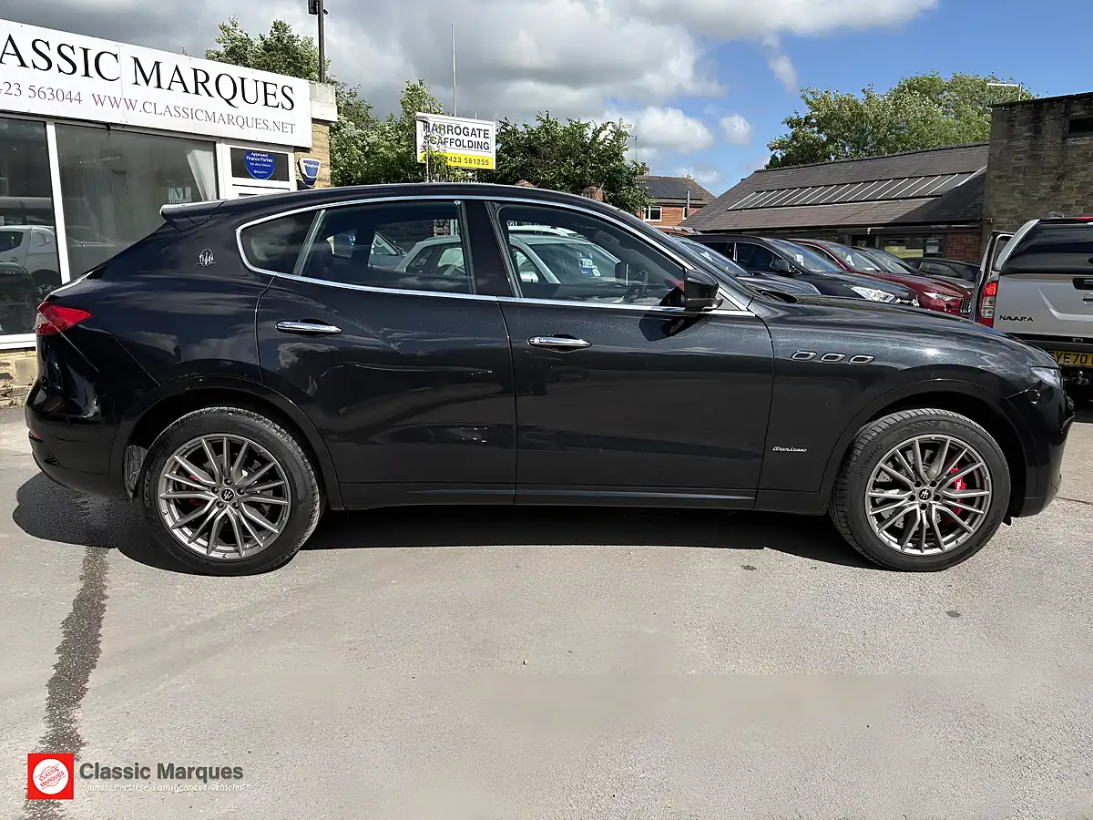 Used 2019 Maserati Levante Granlusso Black - Interior and Exterior details 7