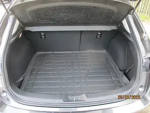 Used 2019 Mazda 3 Se-L Nav Grey - Interior and Exterior details 17