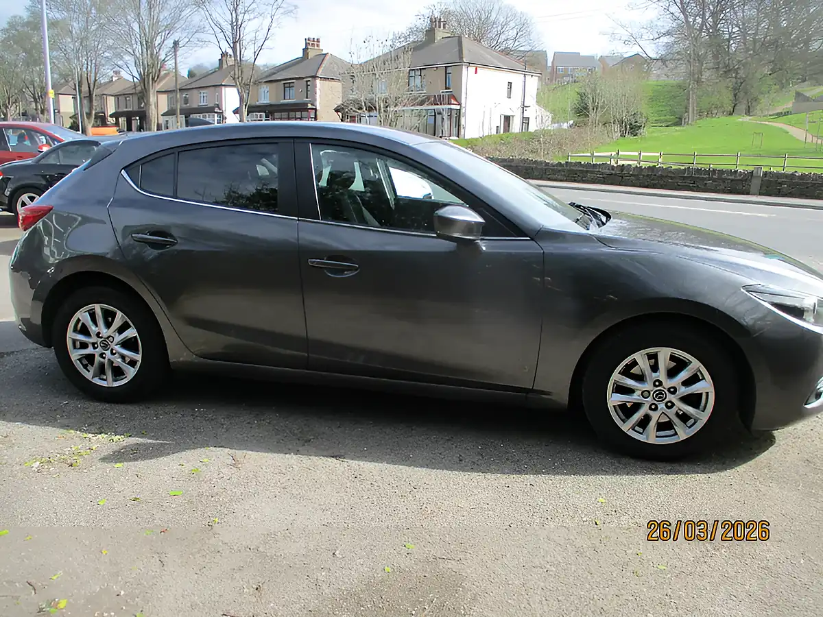 Used 2019 Mazda 3 Se-L Nav Grey - Interior and Exterior details 4