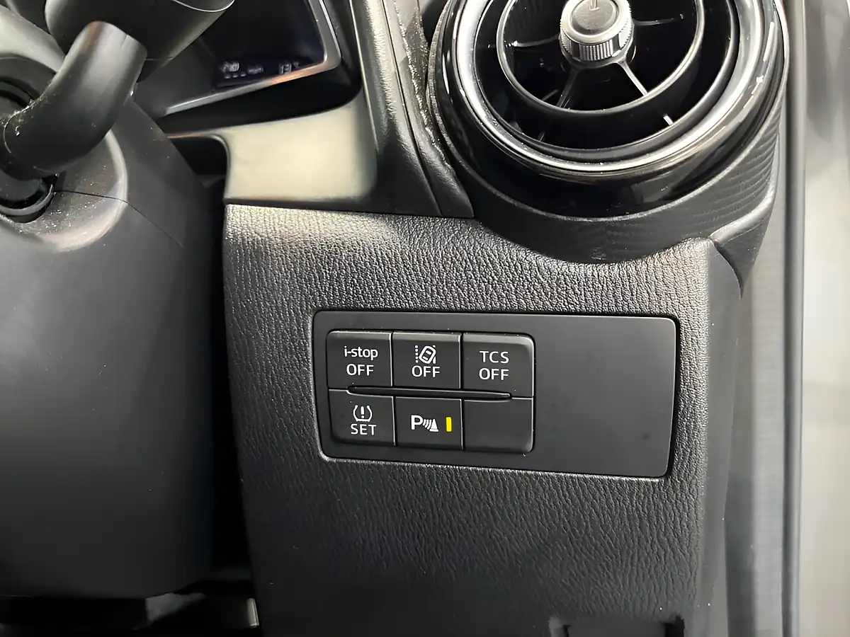 Used 2019 Mazda CX-3 Sport Nav+ Grey - Interior and Exterior details 11