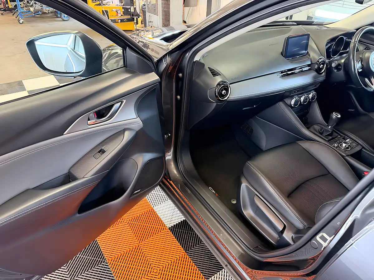 Used 2019 Mazda CX-3 Sport Nav+ Grey - Interior and Exterior details 10