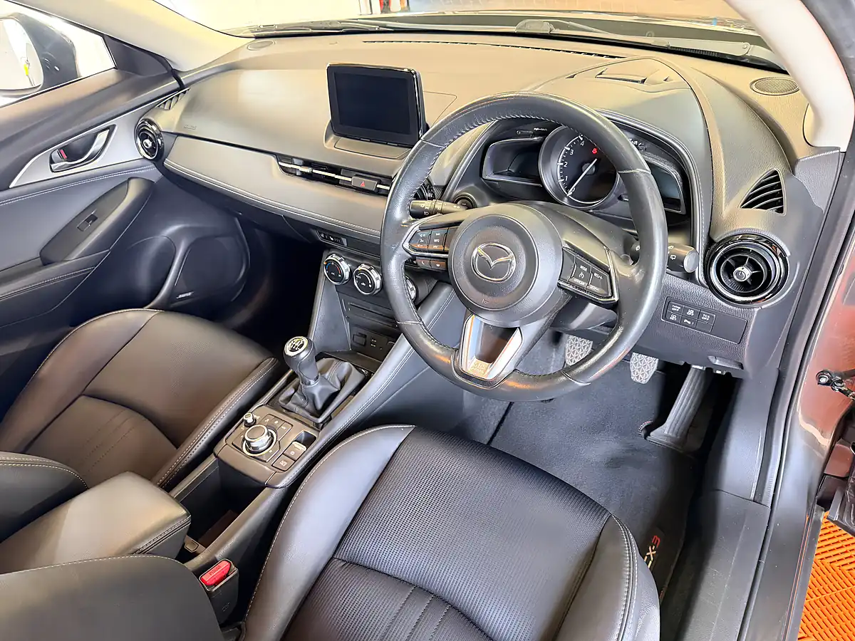 Used 2019 Mazda CX-3 Sport Nav+ Grey - Interior and Exterior details 11