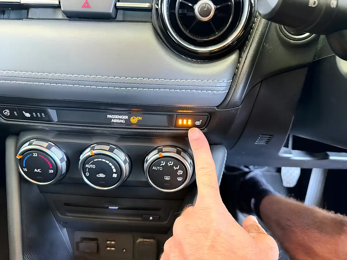 Used 2019 Mazda CX-3 Sport Nav+ Grey - Interior and Exterior details 15