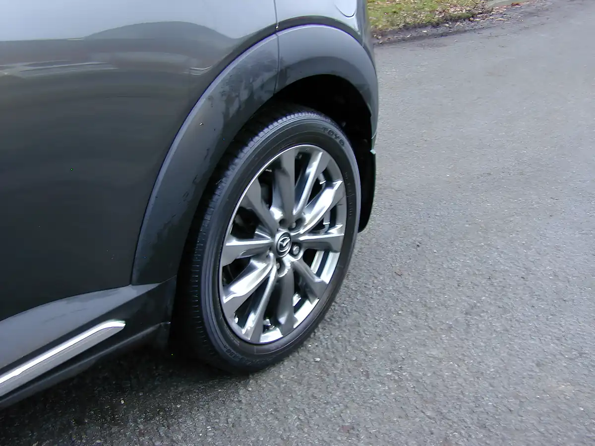 Used 2019 Mazda CX-3 Sport Nav+ Grey - Interior and Exterior details 13