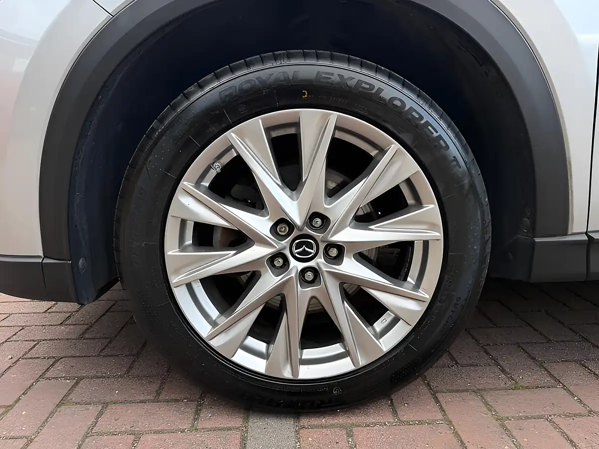 Used 2019 Mazda CX-5 Sport Nav+ Silver - Interior and Exterior details 12