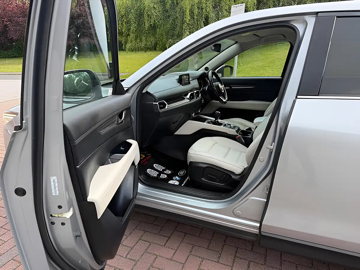Used 2019 Mazda CX-5 Sport Nav+ Silver - Interior and Exterior details 13