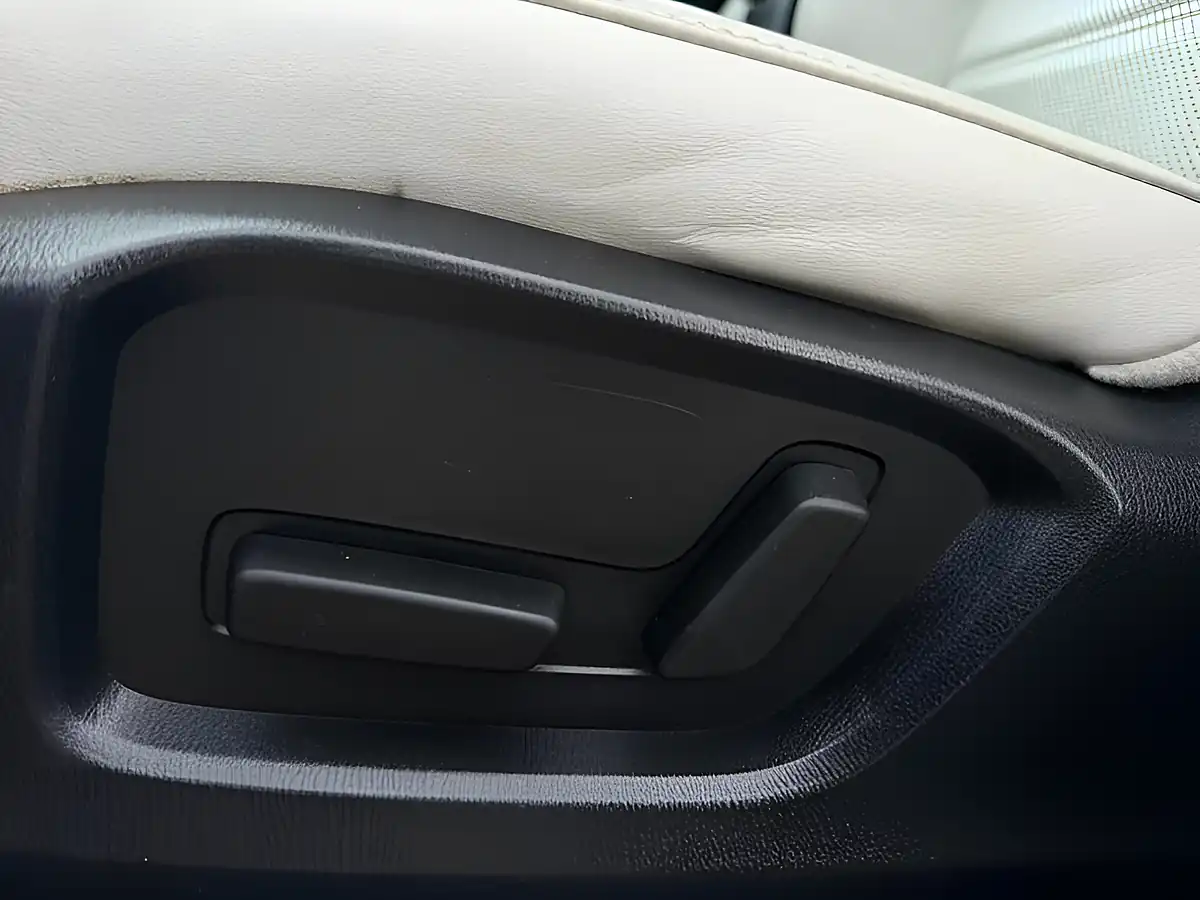 Used 2019 Mazda CX-5 Sport Nav+ Silver - Interior and Exterior details 14