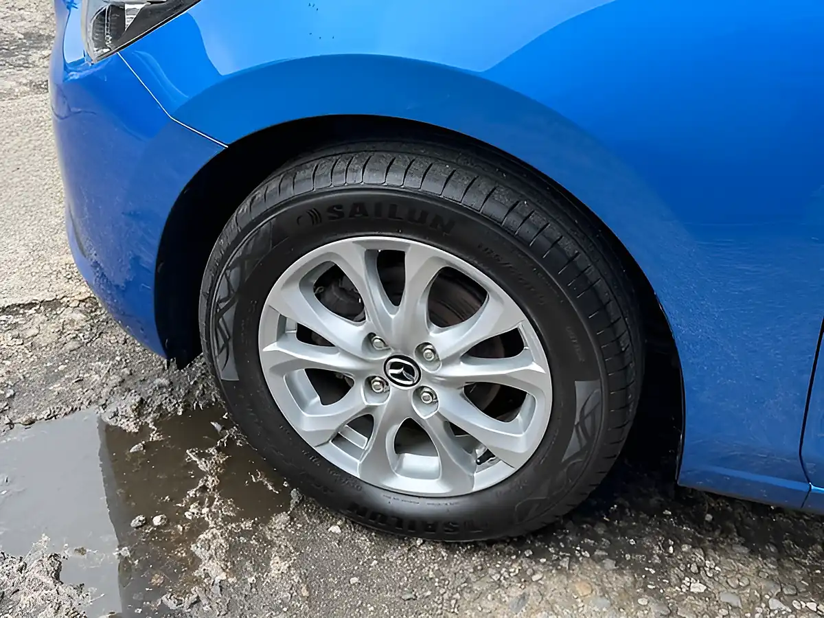 Used 2019 Mazda Mazda2 Se+ Blue - Interior and Exterior details 12