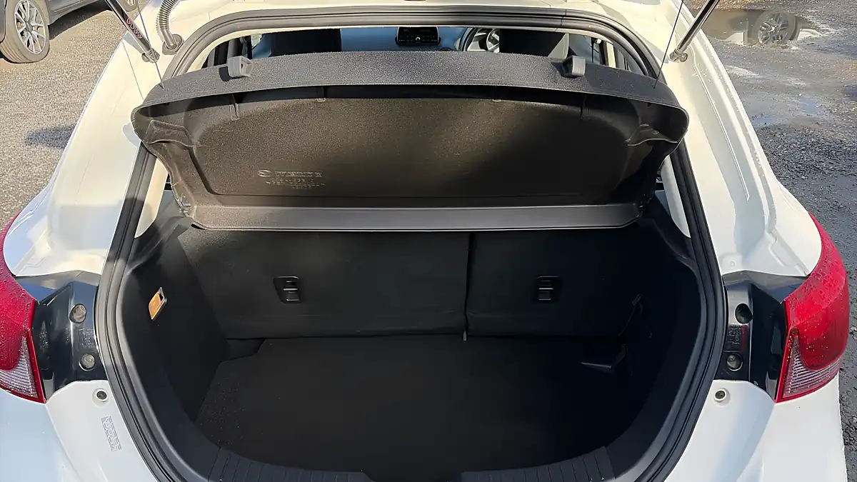 Used 2019 Mazda Mazda2 Se-L+ White - Interior and Exterior details 15