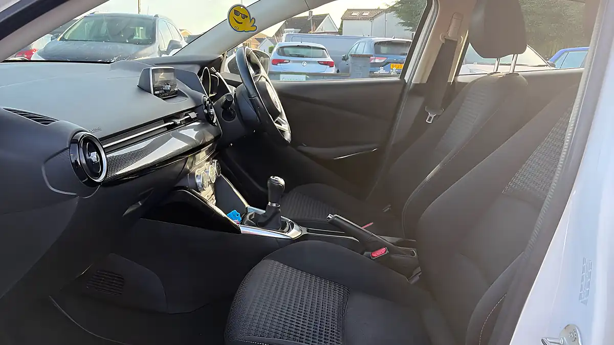 Used 2019 Mazda Mazda2 Se-L+ White - Interior and Exterior details 6