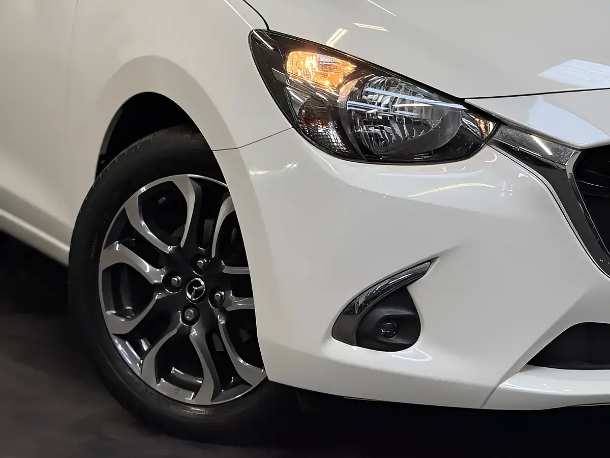Used 2019 Mazda Mazda2 Sport Nav+ Snowflake White Pearl - Interior and Exterior details 10