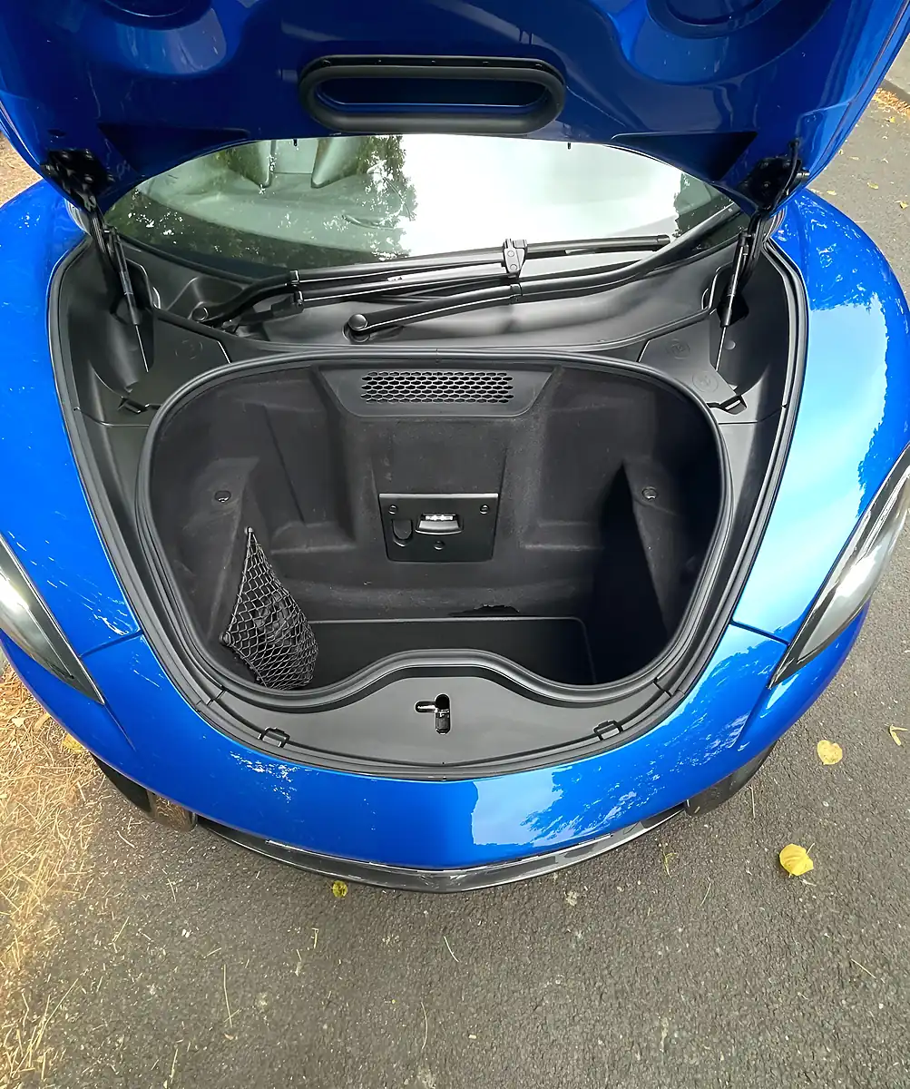 Used 2019 Mclaren 570s Vega Blue - Interior and Exterior details 11