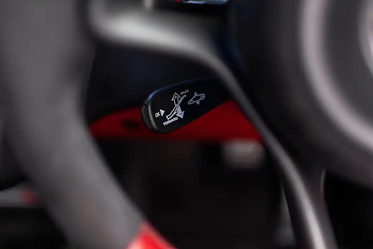 Used 2019 Mclaren 570s Vega Blue - Interior and Exterior details 18