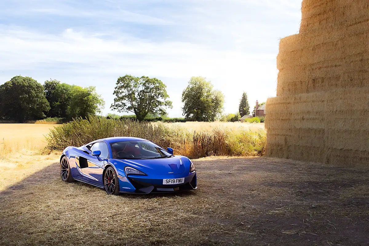 Used 2019 Mclaren 570s Vega Blue - Interior and Exterior details 2